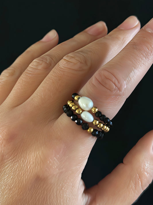 Noir Embrace Ring